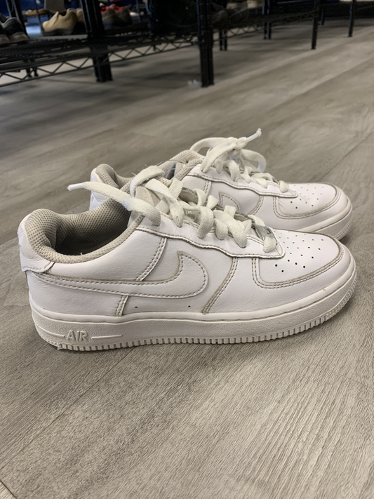 Tennis Shoes