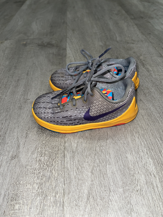 Tennis Shoes
